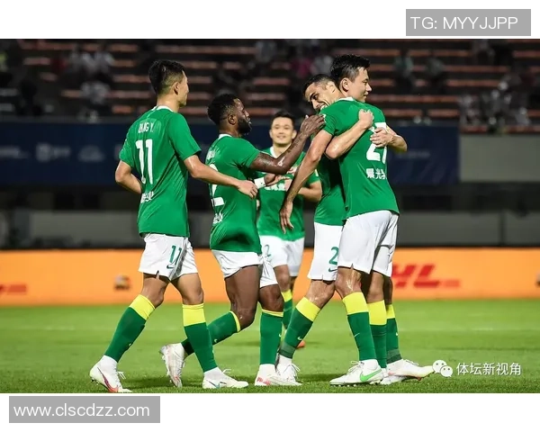 西安足球队在挑战赛中以63分稳居积分榜首位展现强劲实力 西安足球队在挑战赛中以63分稳居积分榜首位展现强劲实力