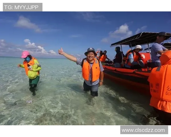 足球明星与爱侣甜蜜瞬间大公开揭示他们的浪漫生活与幸福时光 足球明星与爱侣甜蜜瞬间大公开揭示他们的浪漫生活与幸福时光