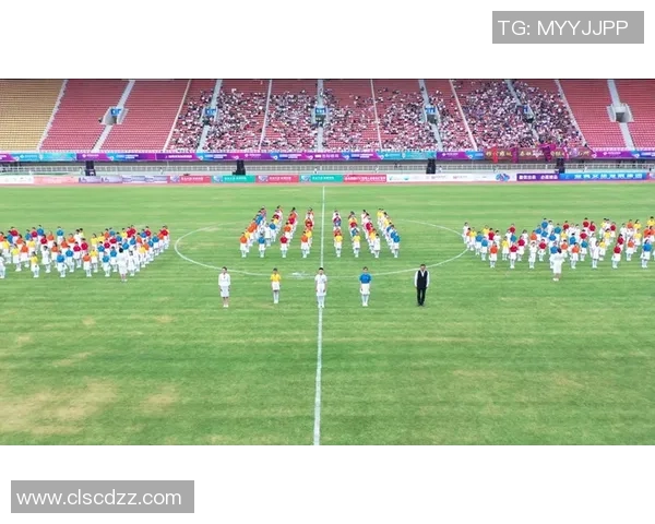 足球明星在沙滩上的真实生活瞬间展现魅力与风采的精彩照片合集 足球明星在沙滩上的真实生活瞬间展现魅力与风采的精彩照片合集