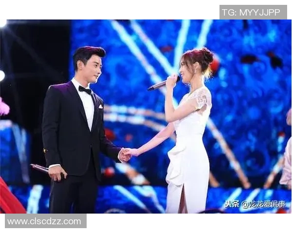 足球明星夫妻携手走红毯展现甜蜜爱情与时尚魅力引发媒体热议 足球明星夫妻携手走红毯展现甜蜜爱情与时尚魅力引发媒体热议